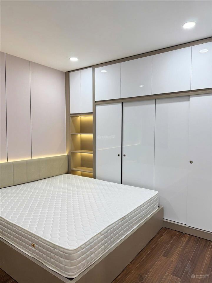 Bán chung cư nam trung yên, lô góc, 60m2  2n1k, sổ lâu dài, sẵn nt, ở ngay, phí dv rẻ, có chỗ ôtô