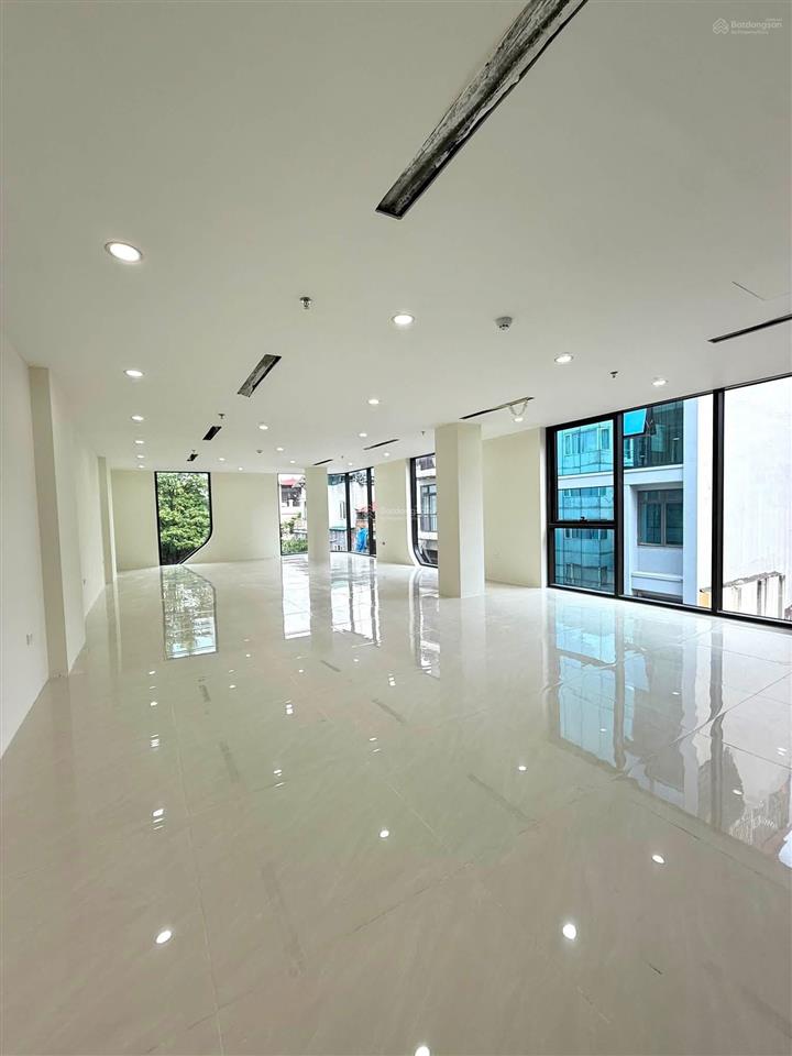 Có 102! toà building ngụy như kontum, dt 70m x9t, thang máy, pccc, gpxd, vỉa hè 4m, ô tô, dt100t