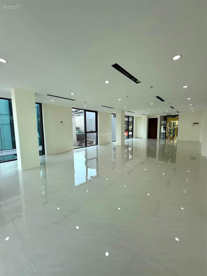 Có 102! toà building ngụy như kontum, dt 70m x9t, thang máy, pccc, gpxd, vỉa hè 4m, ô tô, dt100t