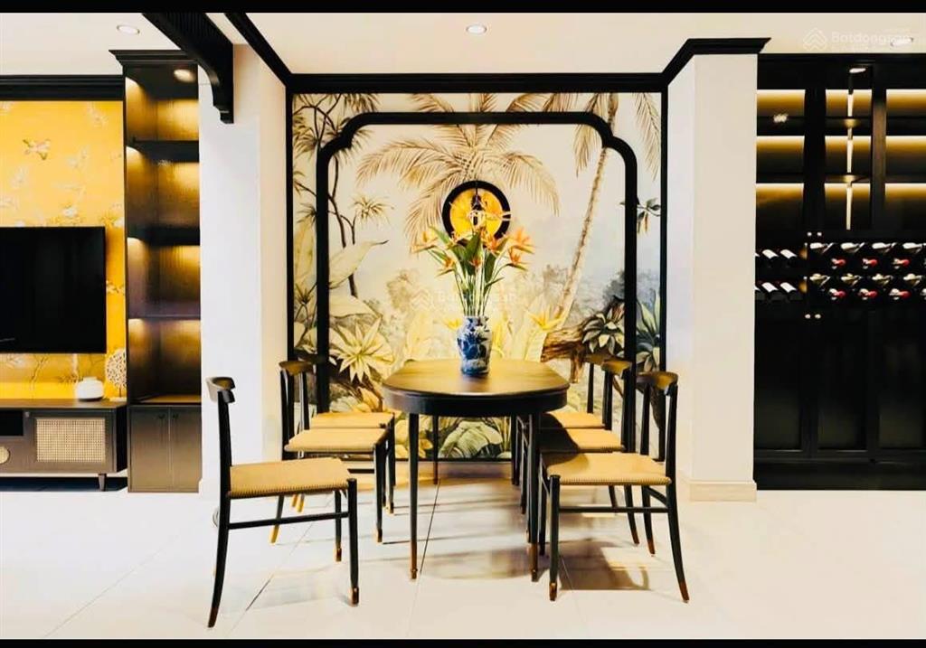 Cực phẩm phân lô phố mai anh tuấn, 3 bước ra mặt hồ hoàng cầu, ngõ thông, mặt tiền đẹp, kinh doanh.