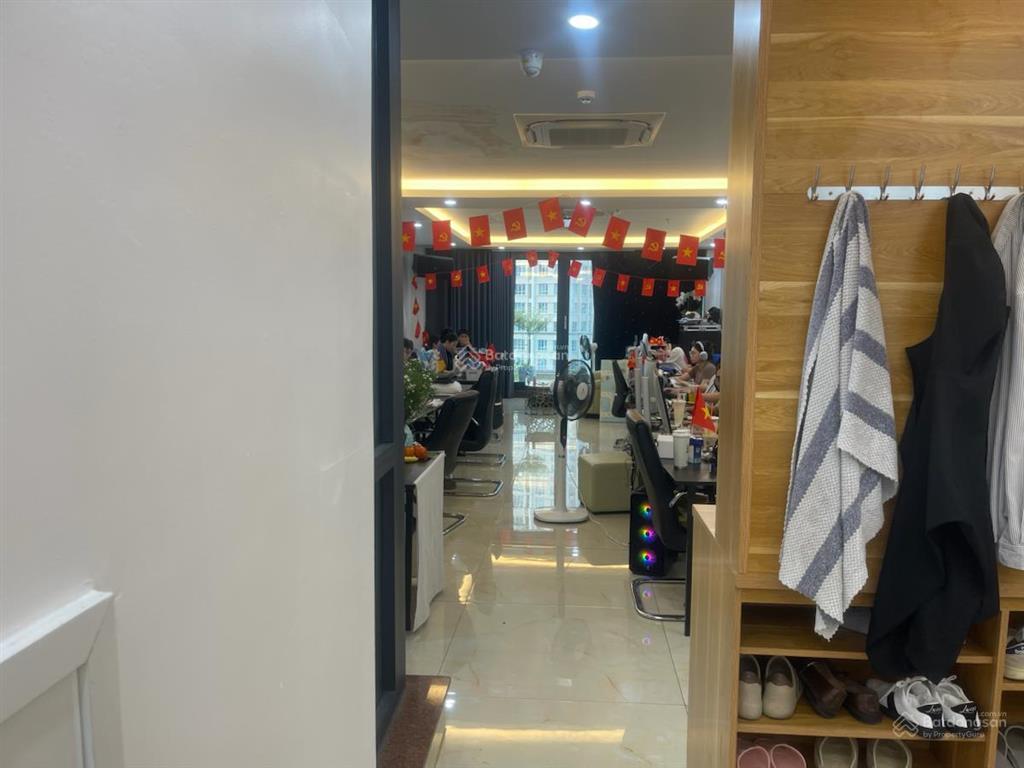 Tòa building trung kính, dt 81m x 7t, mỗi tầng 2p, dthu 60tr/th, pccc, gpxd, thang máy, vỉa hè 5m