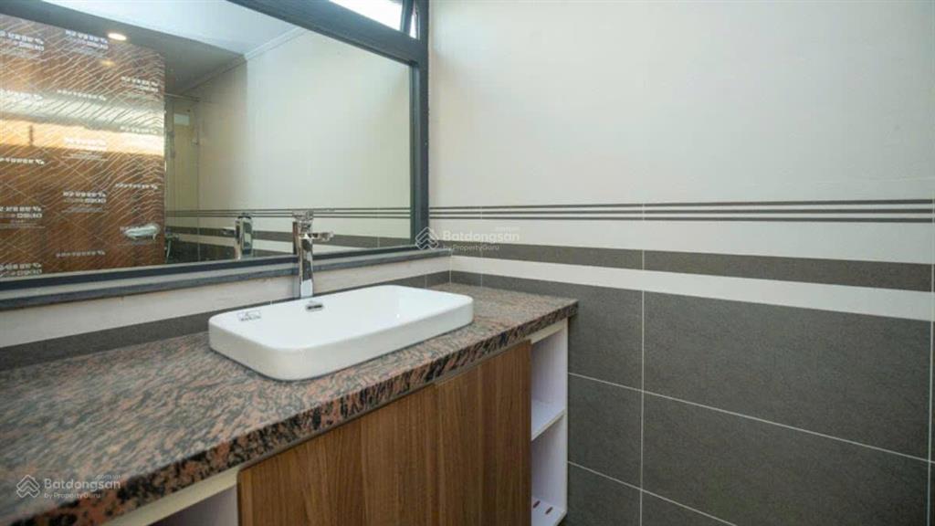 Bán toà apartment tô ngọc vân, quảng an, 150m² x 12 tầng, view hồ tây, dòng tiền 250tr/tháng
