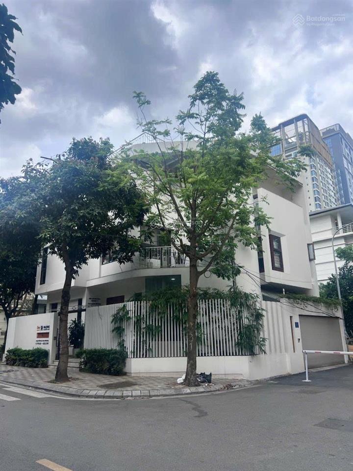 Bán biệt thự ciputra, dt 180m2 x 4t mt 7m, vị trí đẹp khu, vỉa hè rộng, đẳng cấp thượng lưu