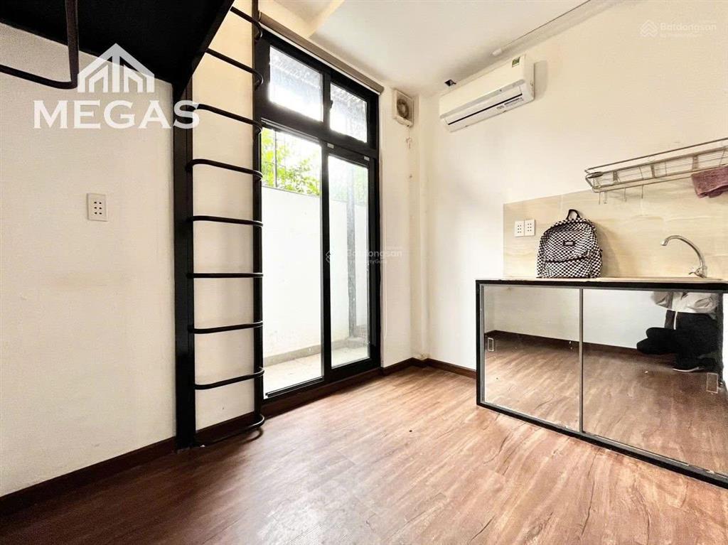 Nhà có 54 phòng cho thuê full nội thất ban công riêng từng phòng