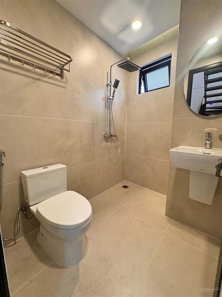 Bán nhà 5 tầng, mặt phố âu cơ, sàn 34m, số lẻ phía hồ tây