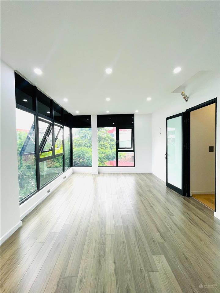 Bán nhà 5 tầng, mặt phố âu cơ, sàn 34m, số lẻ phía hồ tây