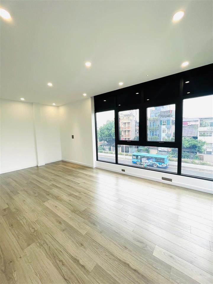 Bán nhà 5 tầng, mặt phố âu cơ, sàn 34m, số lẻ phía hồ tây