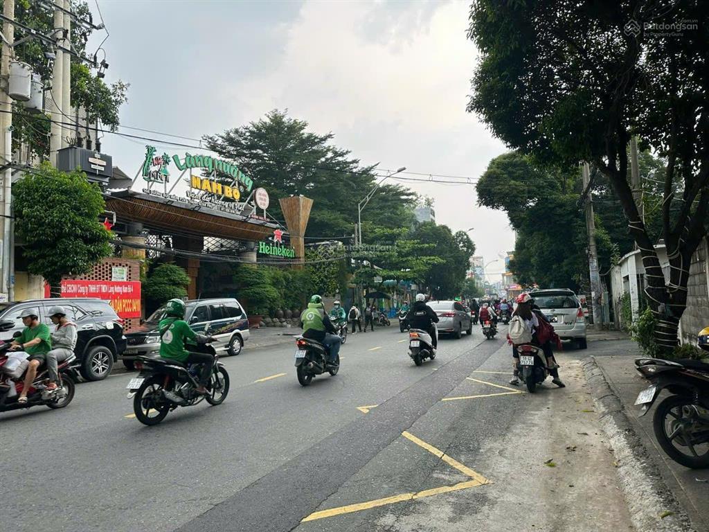 Quỹ đất lớn mtkd lê trọng tấn  xây cao 7 tầng  giá bán chỉ 109 triệu / m2