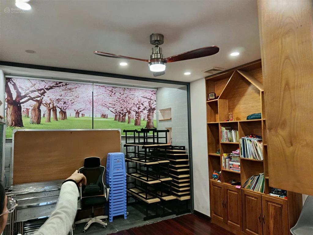Bán nhà tân hương, phú thọ hòa ngang 4m dài 21m  cấp 4 tiện xây mới  giá chỉ 8.5 tỷ tl