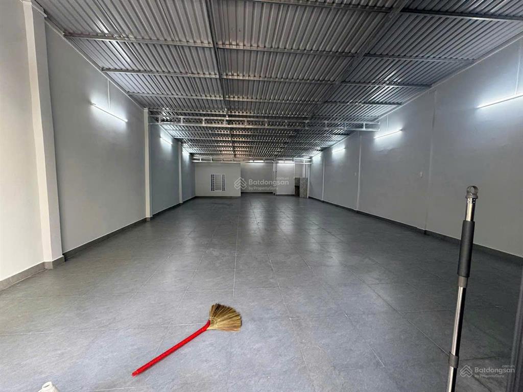 Cho thuê hxh hoàng ngọc phách  diện tích 8x20m  cấp 4 suốt  giá tốt 22 triệu tl
