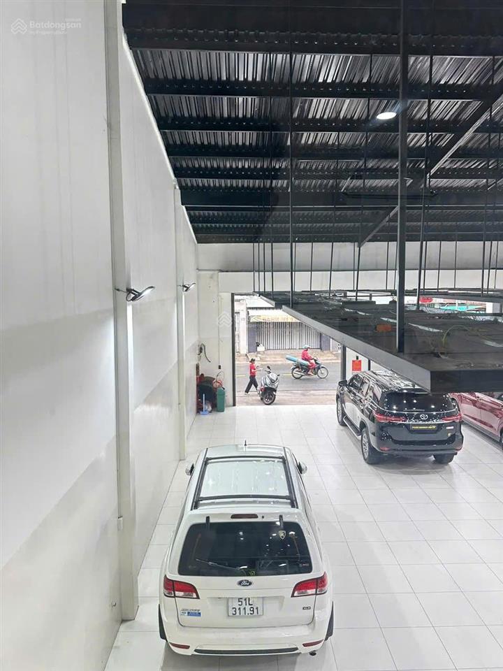 Hot! mtkd thạch lam  hcm  dt 11x22m  trống suốt + gác chỉ 40 triệu/tháng