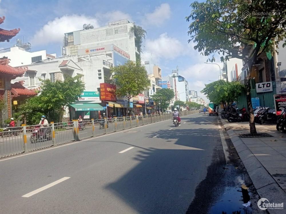 Tổng dtsd lên đến 412m2 mtkd cực sầm uất lũy bán bích  nhà hàng , showroom ... giá thuê 50 triệu