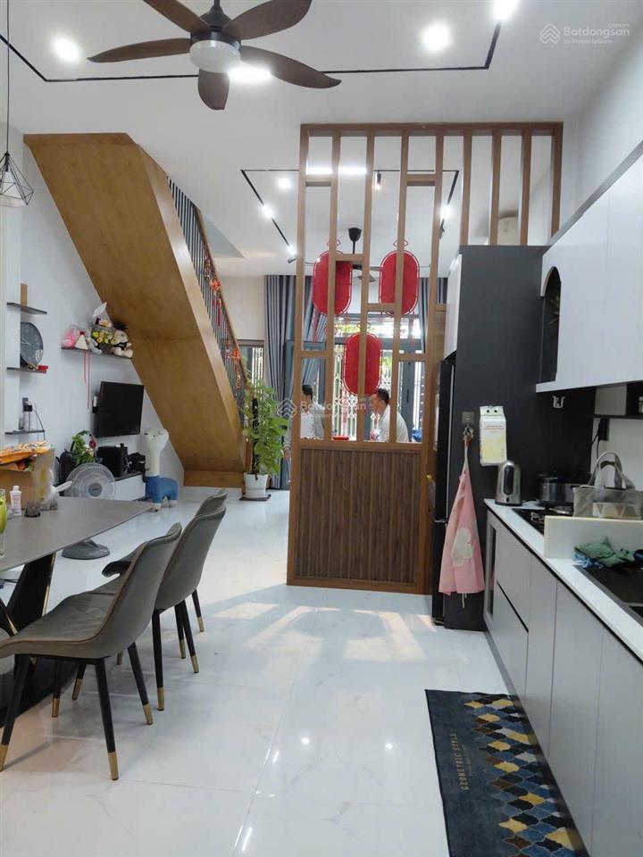 Cho thuê nhà mới  đẹp  full nội thất ngay trường học  chợ tân hương giá 13 triệu