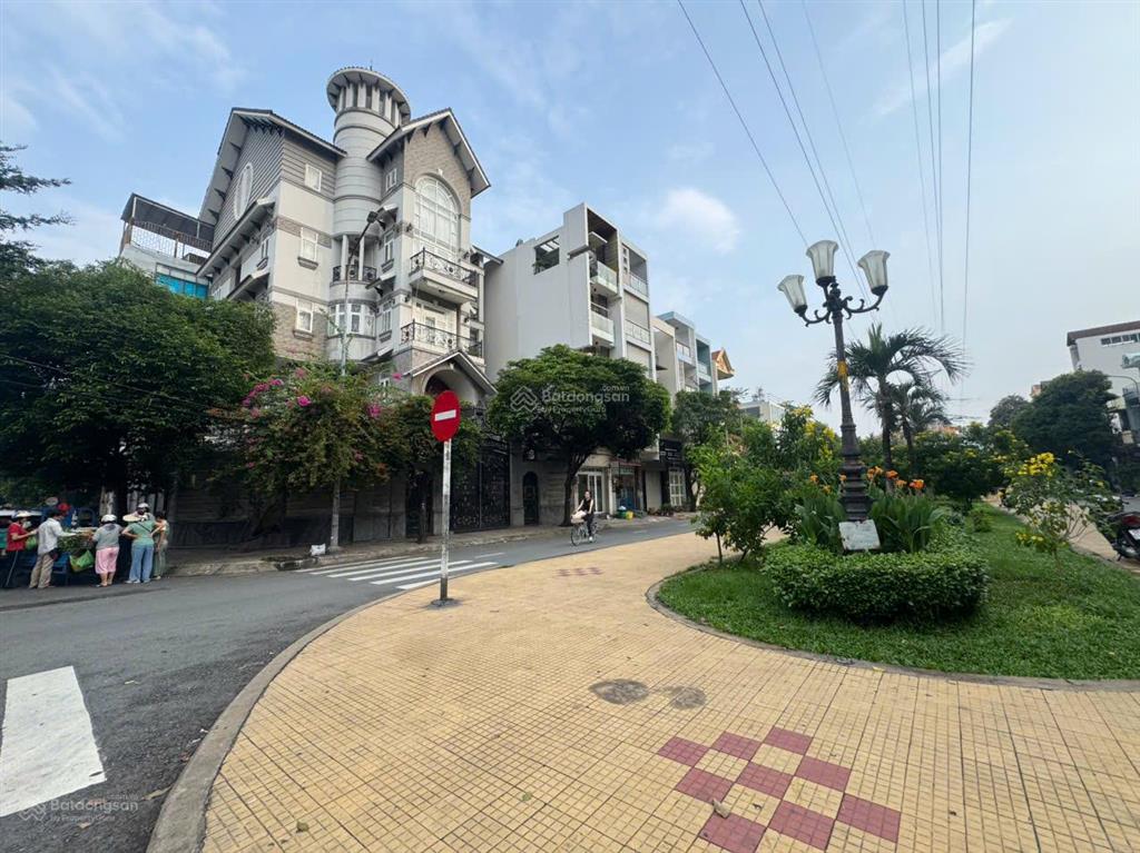 Mt nguyễn thế truyện gần tân sơn nhì  4m x 13m  cấp 4 tiện xây mới  giá tốt 12,3 tỷ (tl)