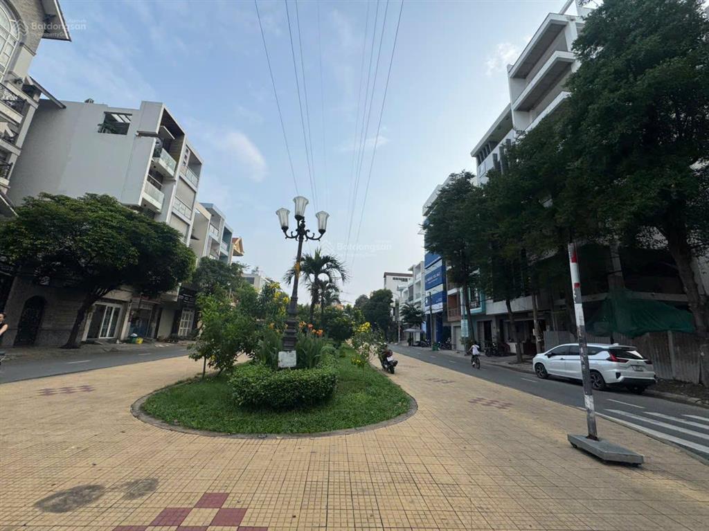Mt nguyễn thế truyện gần tân sơn nhì  4m x 13m  cấp 4 tiện xây mới  giá tốt 12,3 tỷ (tl)