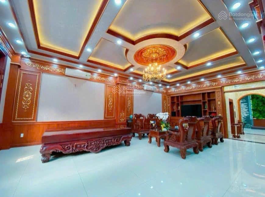 Tòa nhà bề thế  thiết kế cực kỳ đẳng cấp  khu tên lửa (mt 19) 10x20m, 4 tầng giá 45 tỷ tl