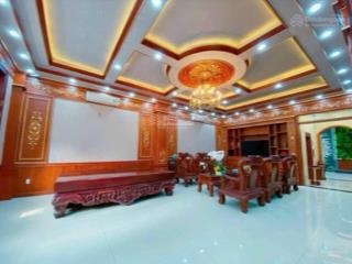 Tòa nhà bề thế  thiết kế cực kỳ đẳng cấp  khu tên lửa (mt 19) 10x20m, 4 tầng giá 45 tỷ tl
