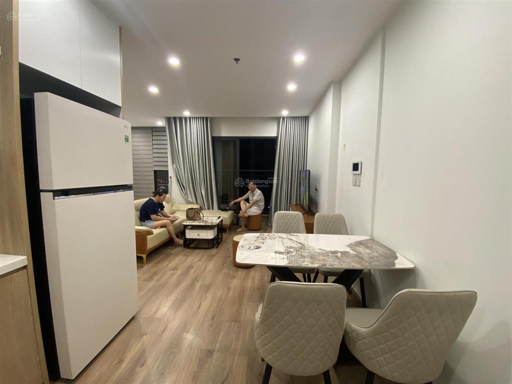 Khách trả nhà sớm nên tôi cần cho thuê căn 2n+ full đồ view hồ & ngắm pháo hoa cực đẹp