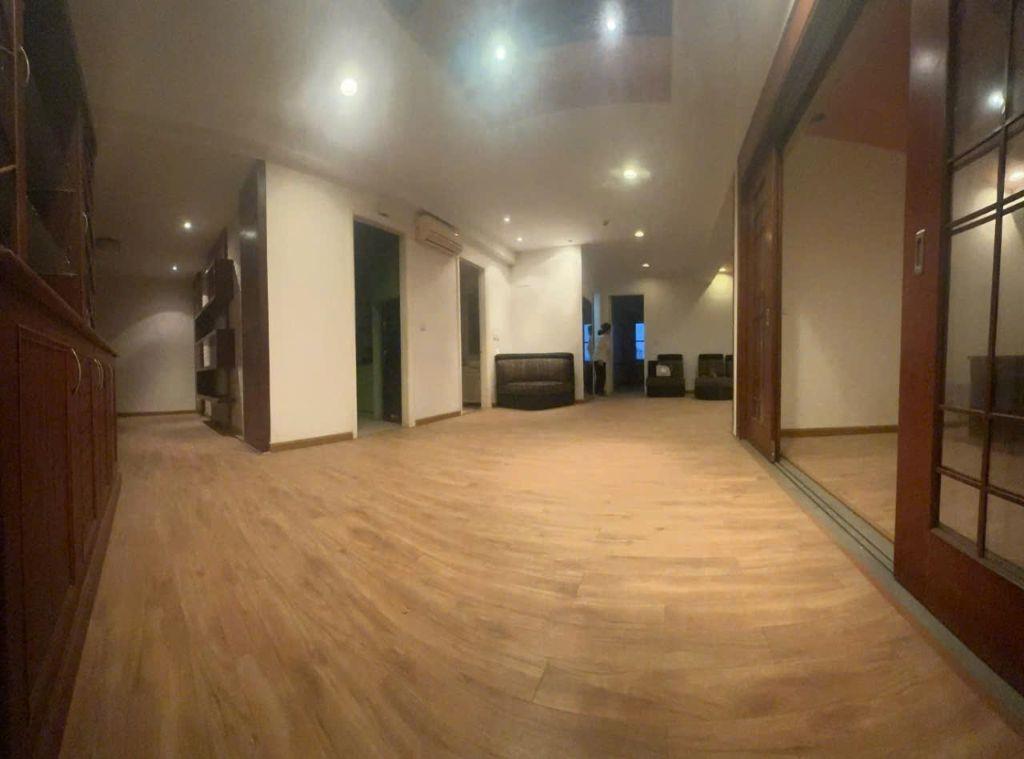 Cần bán căn hộ chung cư Tây Hồ nhiều phòng ngủ