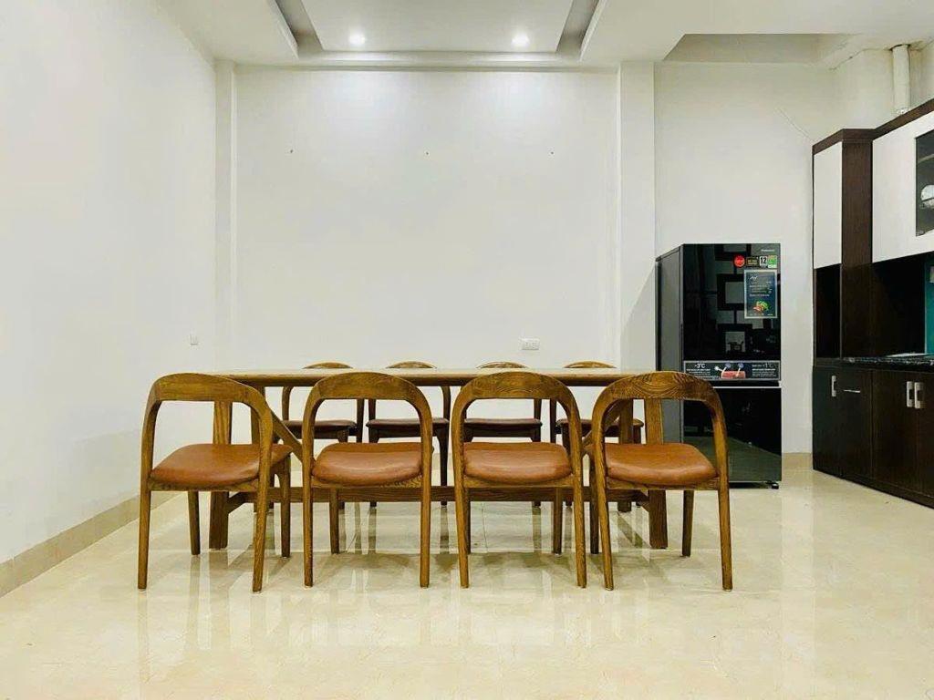 BÁN NHÀ LÔ GÓC, CỰC ĐẸP, Ô TÔ VÀO NHÀ, GẦN PHỐ, SỔ NỞ HẬU