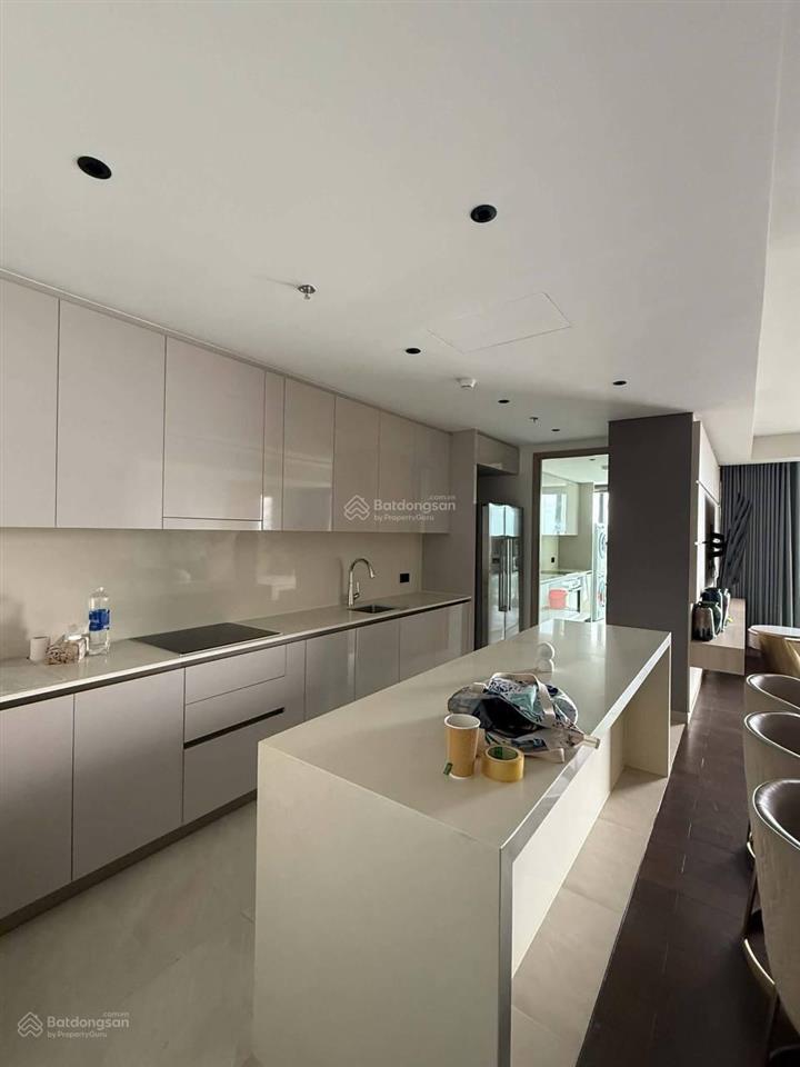 Cho thuê căn hộ 3 phòng ngủ giá tốt tại grand marina saigon