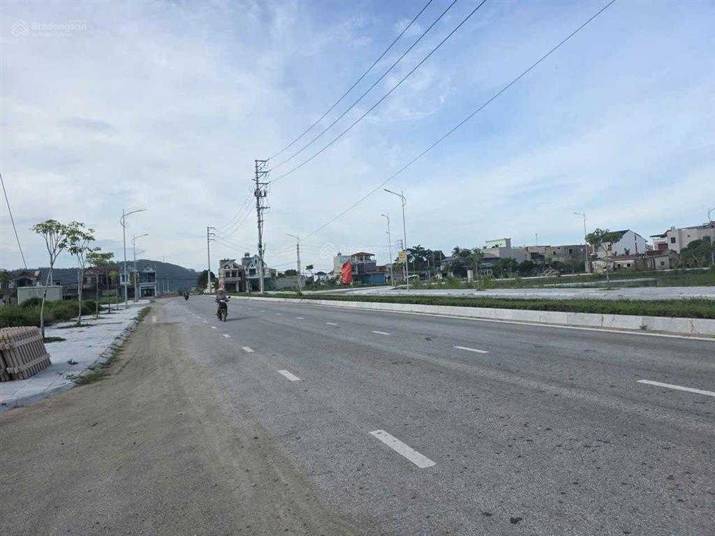 Bán lô đất biển flamingo hải tiến mt 12m view công viên