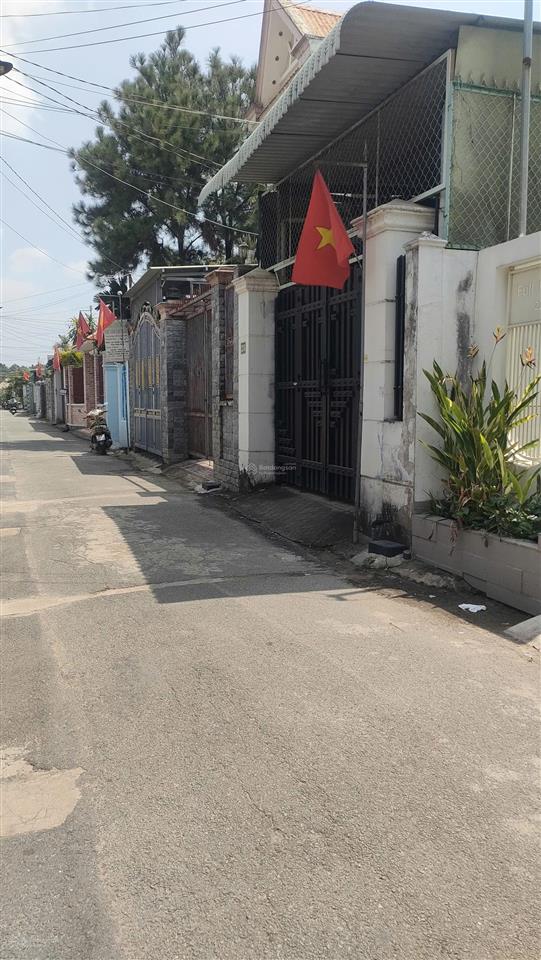 Nhà nhỏ xinhđường tôn đức thắngtt thị trấn long thànhdt 100,5m2 có 87m2 thổ cư. giá 5,2 tỷ