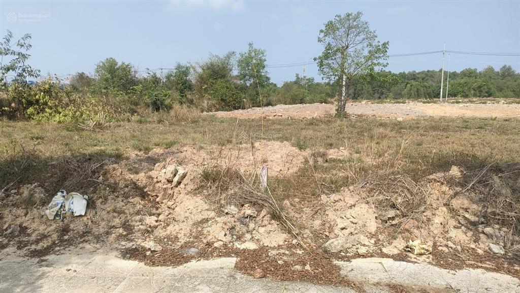 Thung lũng xanh lô góc  đất mặt tiền kinh doanhdt 123,3mcó 80,6m thổgiá 2,850 tỷan phướclt