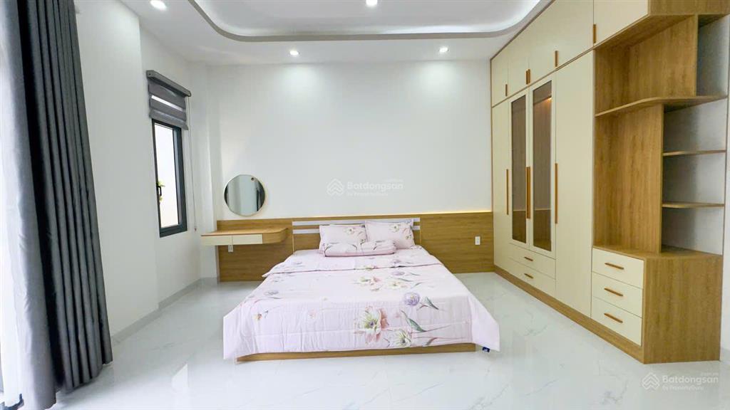 Nhà liền kề mới xây đẹp lung linh, giá 6,2 tỷ  trung tâm thị trấn long thành.