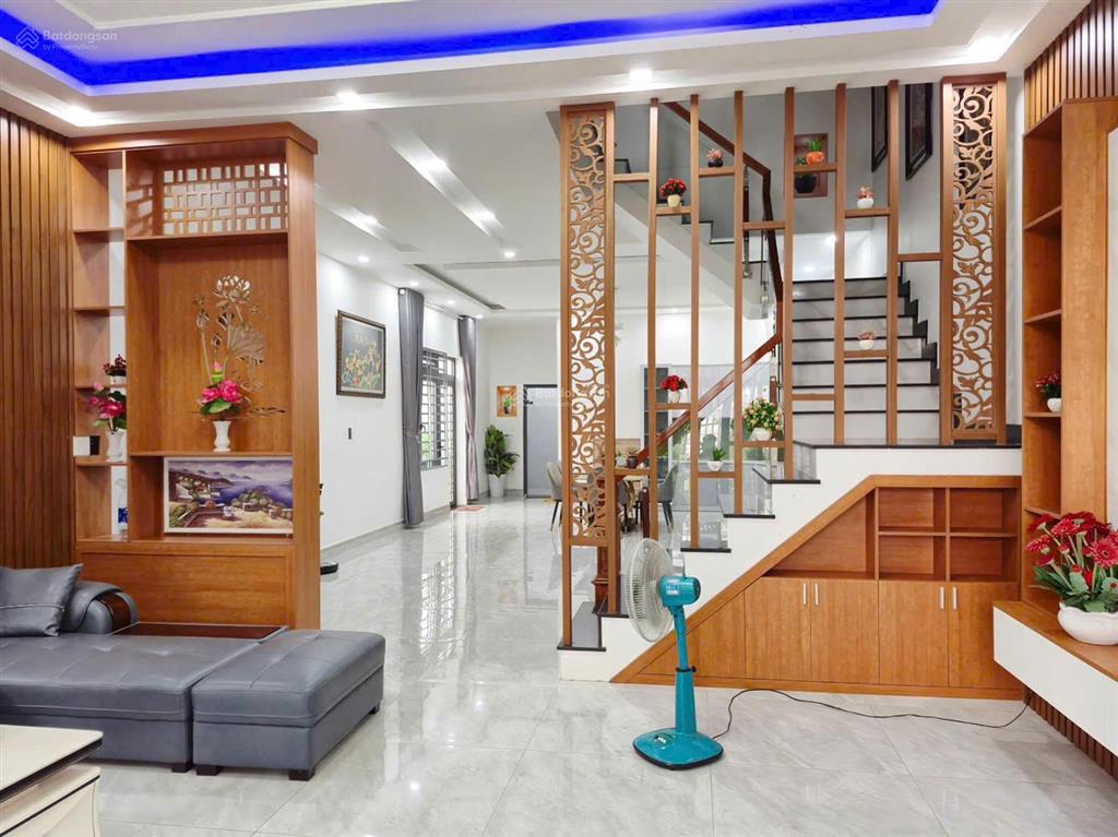 Nhà khu đô thị kiểu mẫu d2dlộc an dt 232m, full thổgiá 6 tỷ long thành