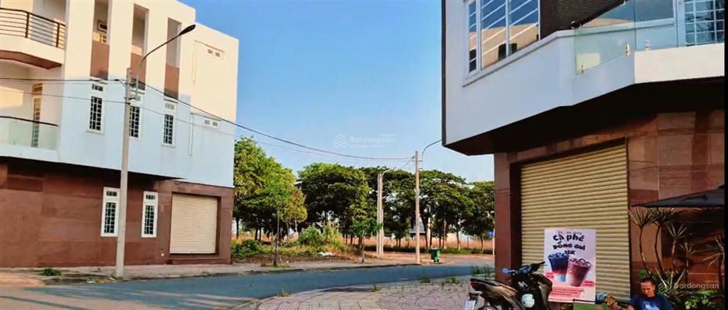 Nhà phố  khu dân cư d2d lộc an dt 118,5m2  full thổ  giá 7 tỷ  lộc an  long thành