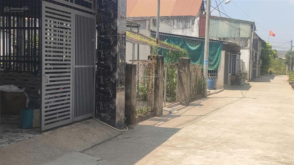 Bên hông stcnhà + đất 346m  ngang 15m  dòng tiền tươi 24tr/thángbình sơnlong thành