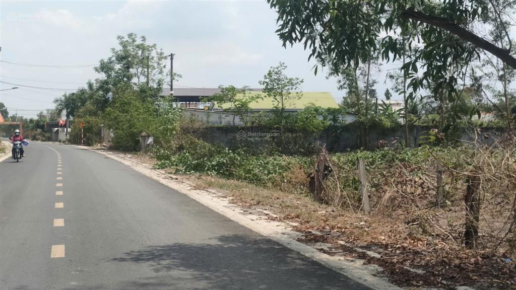 1 xẹt quốc lộ 51đất vị trí đẹpdt 5.020mcó 300m thổgiá 5,5tr/mlong phước, long thành,đồng nai