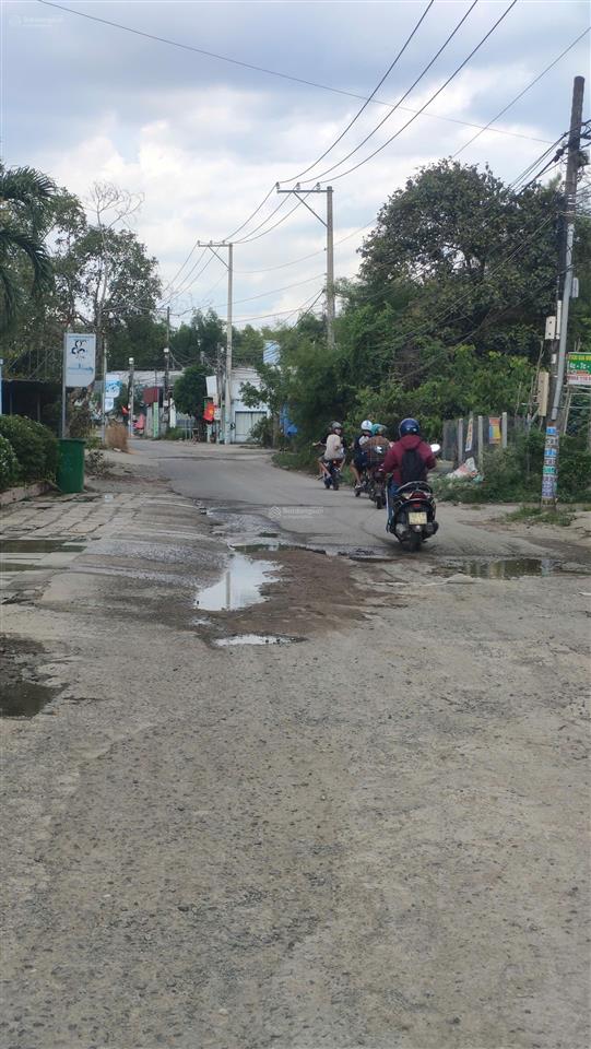 Nhà đẹphương lộ 12cổng chính sân bay long thành  vừa ở vừa kinh doanhdt 175mgiá 4 tỷ