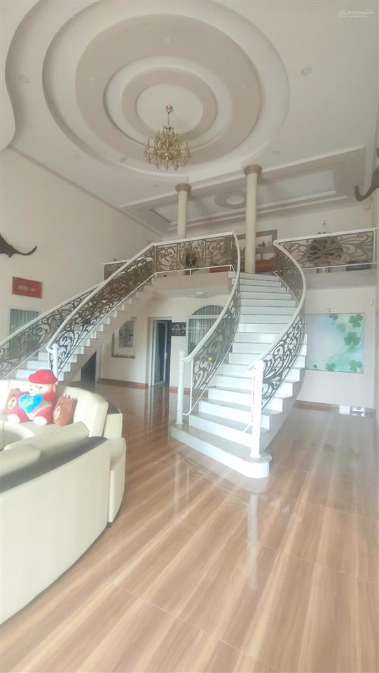 Bán đất tặng biệt thự sân vườn  dt 2840m2, full nội thất cao cấp  giá 13,5 tỷ  an phước