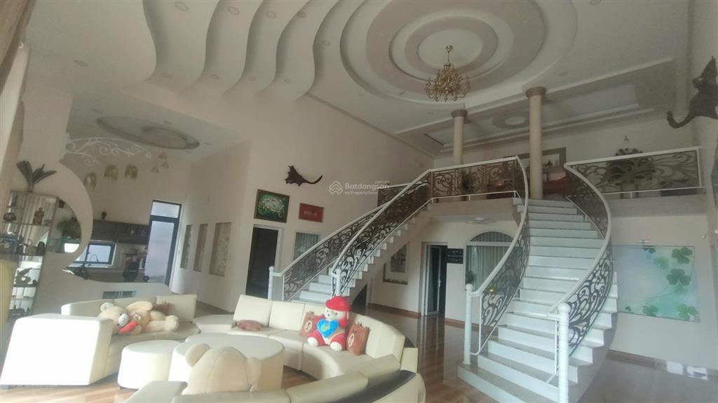 Bán đất tặng biệt thự sân vườn  dt 2840m2, full nội thất cao cấp  giá 13,5 tỷ  an phước