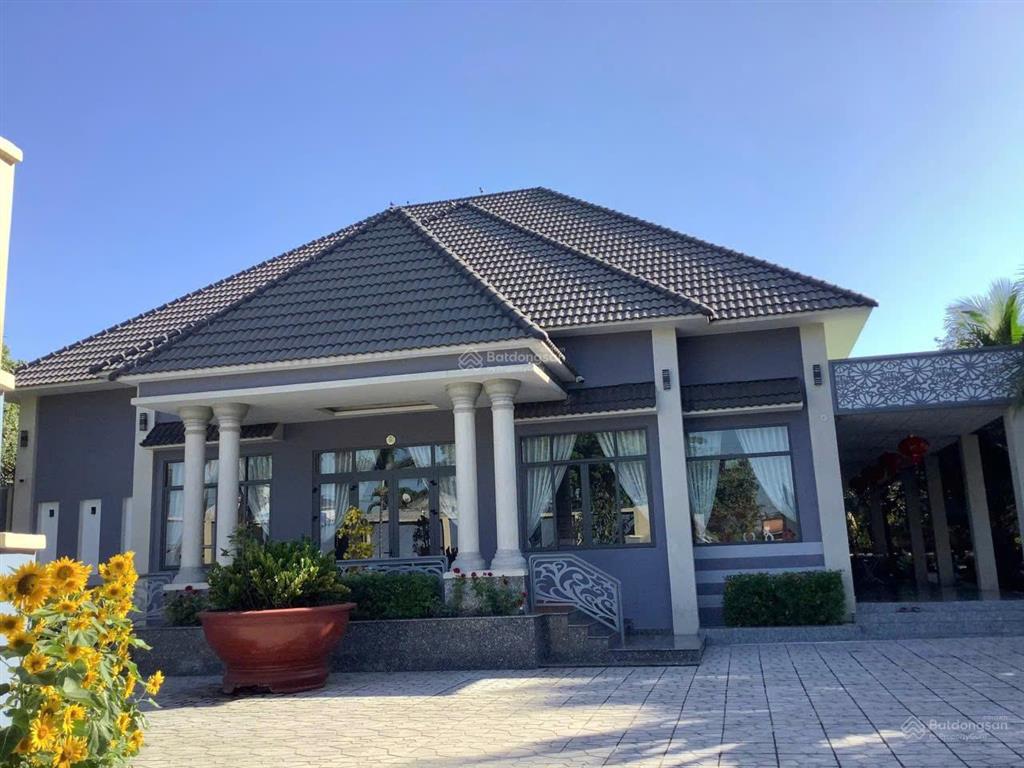 Bán đất tặng biệt thự sân vườn  dt 2840m2, full nội thất cao cấp  giá 13,5 tỷ  an phước