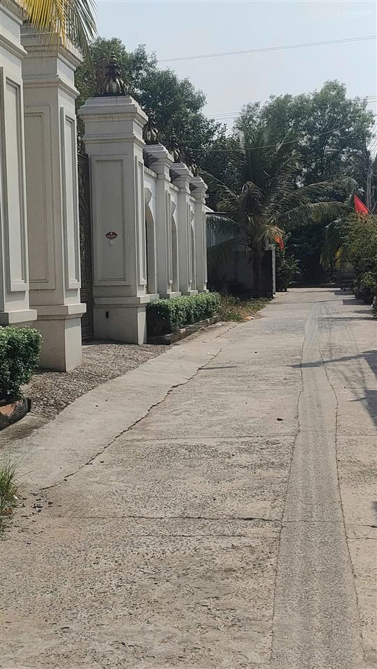 Hồ bơi thùy mi  nhà đẹp  dt 225,3m2 có 100m2 thổ cư giá 5 tỷ  an phước, long thành, đồng nai