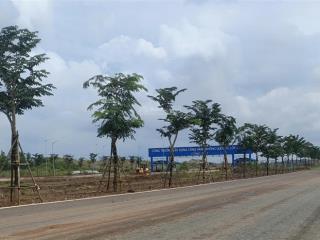 Đất thương mại dịch vụ sân bay dt 10184,8m2, 4,5 tr/m  2 mặt tiền rộng khủng sát cổng sân bay