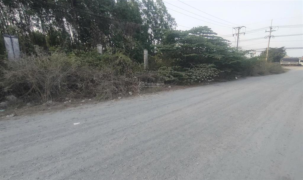 Đất 2 mặt tiền quốc lộ 51 gần sân bay  dt 11.464m2  có 300m2 thổ cư giá 160 tỷ long phước  lt