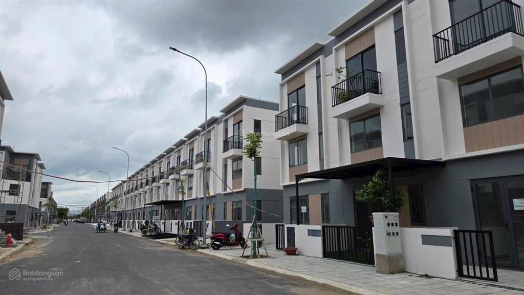 Cho thuê nhà mới 100% tại n17 hòa phú, bình dương