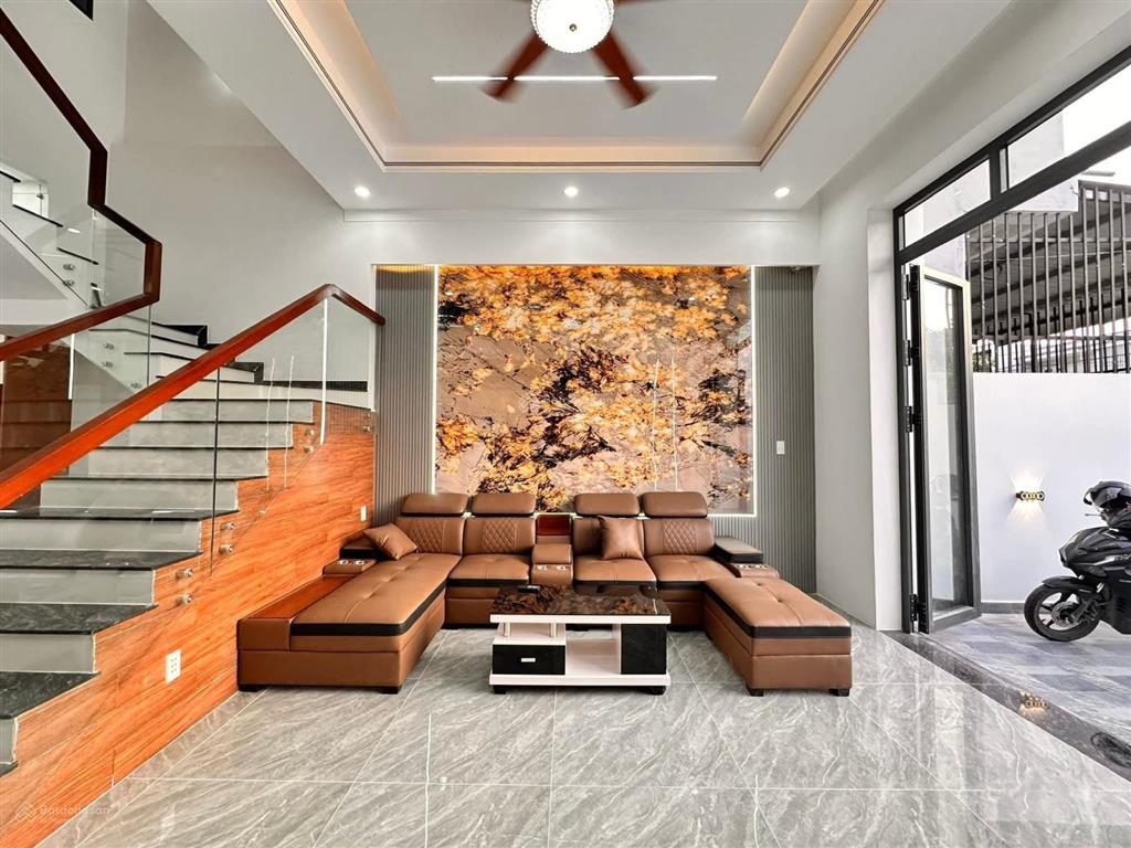 Bán nhà sổ hồng riêng đẹp tại phường khánh bình, 3,9 tỷ, 105m2, 3pn, 2wc, pháp lý đầy đủ