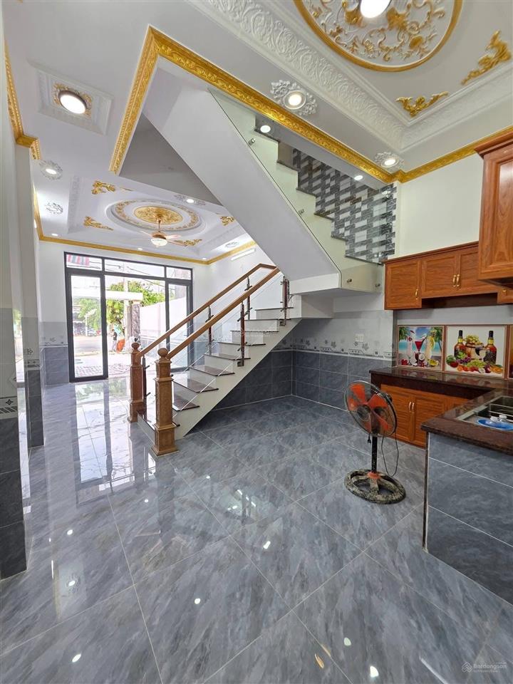 Bán gấp nhà mặt phố tại tân đông hiệp, 6,9 tỷ, 112m2, view đẹp