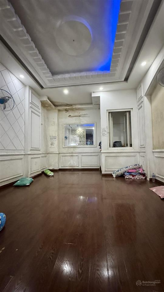 Khu phân lô xe hơi đỗ cửa nhà 5 tầng 58m 9.8 tỷ cống lở, p15, tân bình diện