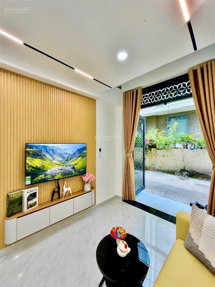 Nhà mới đẹp 5 tầng  dtsd 68m2 trung tâm phú nhuận chỉ có (3 tỷ 980)