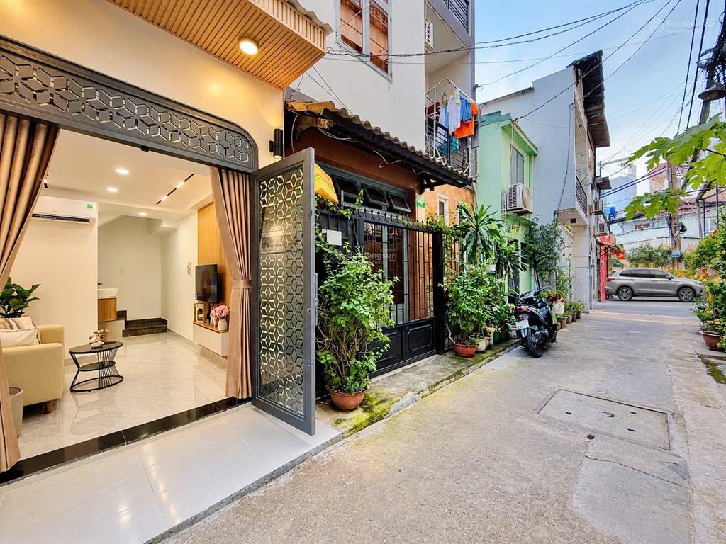 Nhà mới đẹp 5 tầng  dtsd 68m2 trung tâm phú nhuận chỉ có (3 tỷ 980)