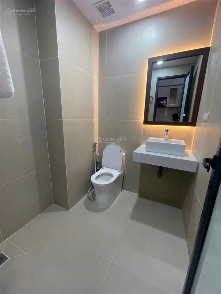 1n1k cầu giấy full đồ đh thương mai, lao động xã hội  ô tô đỗ cửa