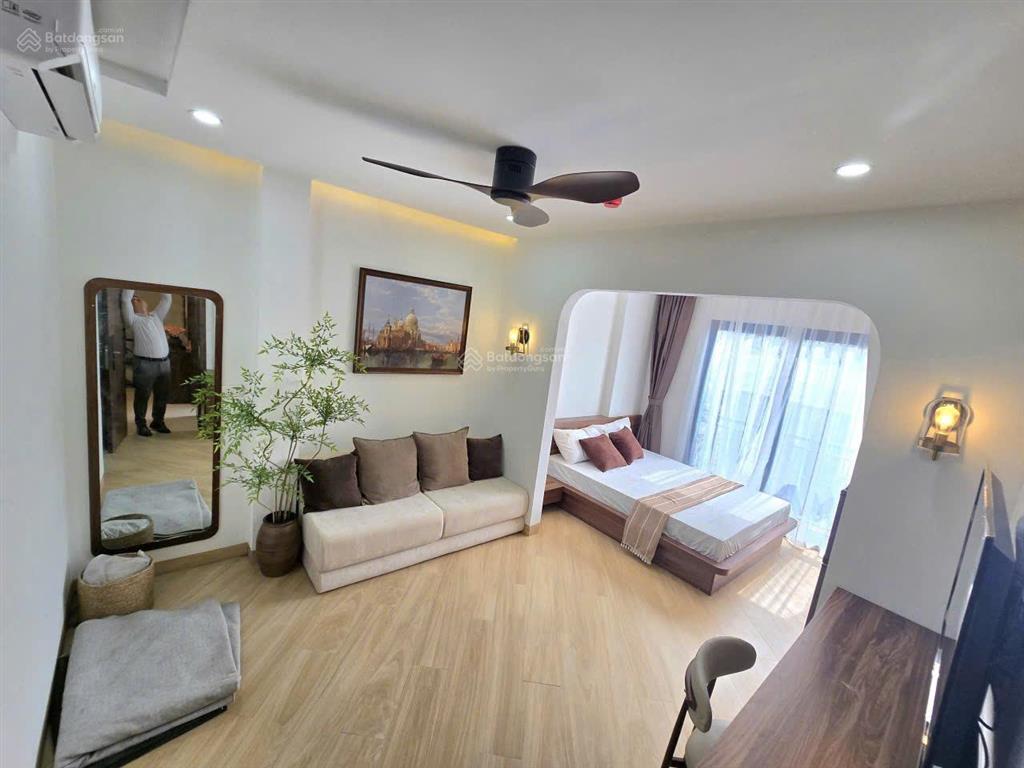 1n1k cầu giấy full đồ đh thương mai, lao động xã hội  ô tô đỗ cửa