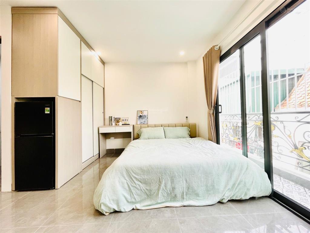 Studio full đồ máy giặt riêng  ô tô đỗ cửa  cách bách kính xây 1.5km