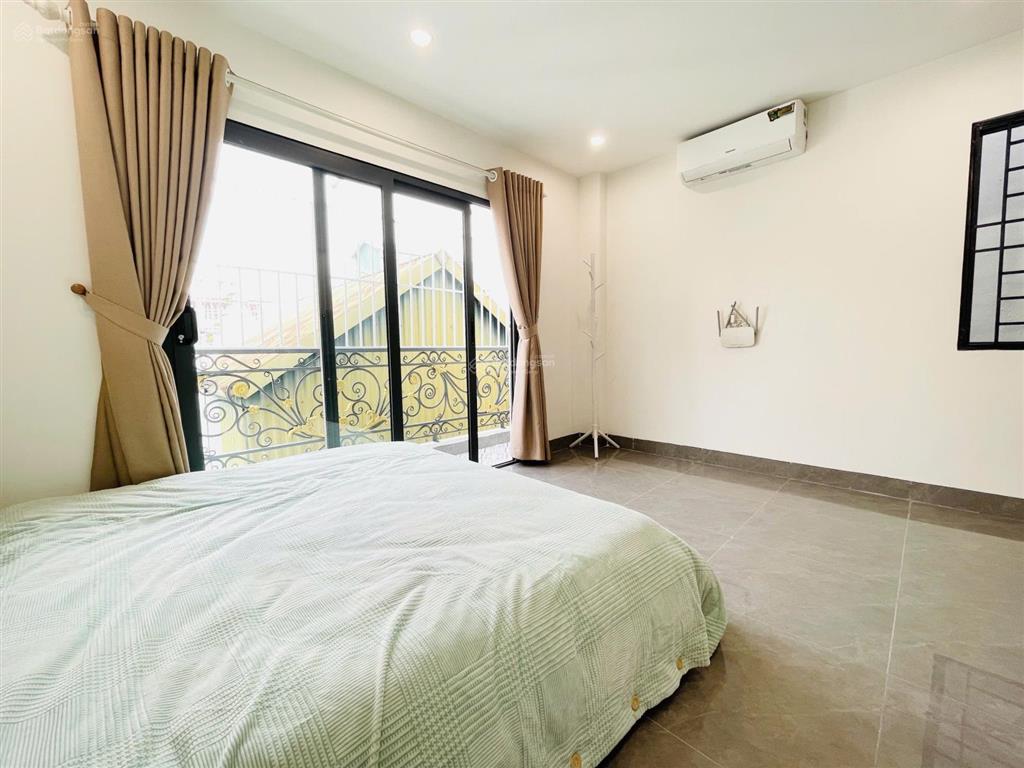 Studio full đồ máy giặt riêng  ô tô đỗ cửa  cách bách kính xây 1.5km